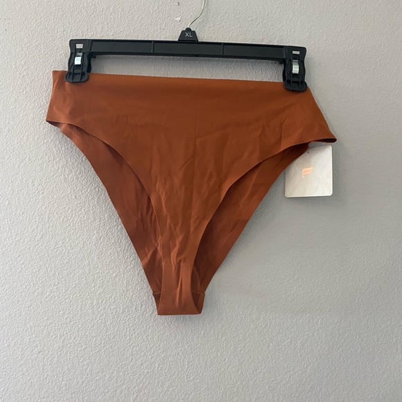 NWT Fabletics Aiko Hi Cut Bonded Cheeky Brief - Picture 4 of 4